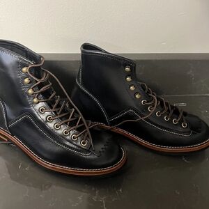 Taft Black and Brown Leather Boots with Lace-Up Design Size 9